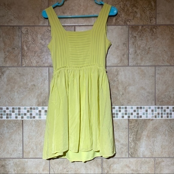 Reiss Leia 100% Silk Pleated Citrus Chartreuse Lined Dress 6 Sleeveless - Picture 2 of 7